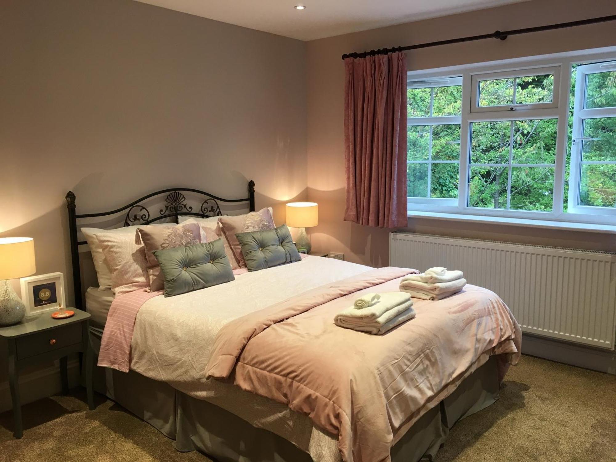 Leafy Suburban Bed And Breakfast Нортвуд Экстерьер фото