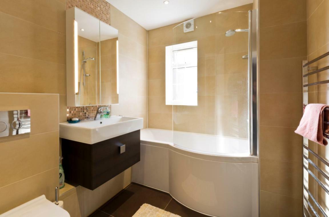 Leafy Suburban Bed And Breakfast Нортвуд Экстерьер фото